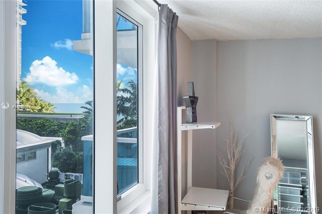 2301 Collins Ave - Photo 1