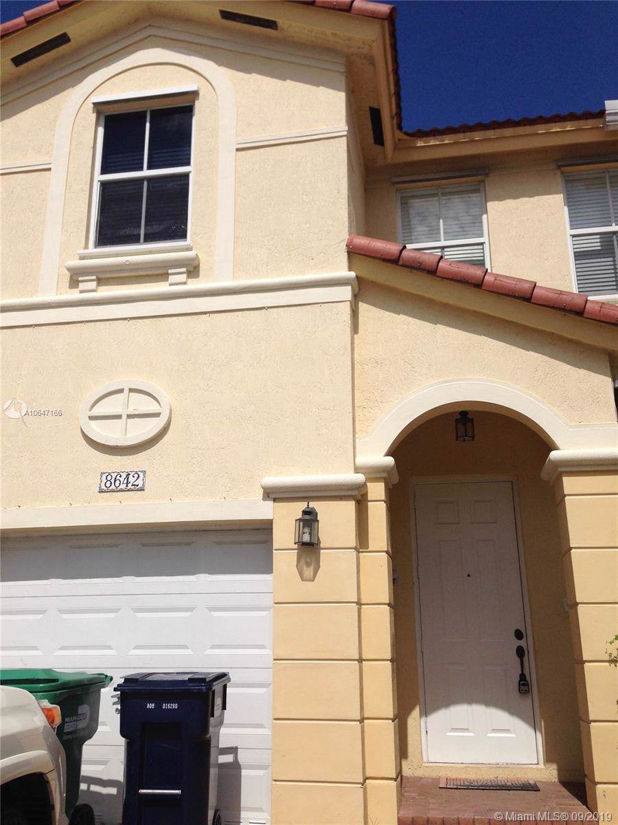 8642 112th Ct - Photo 1