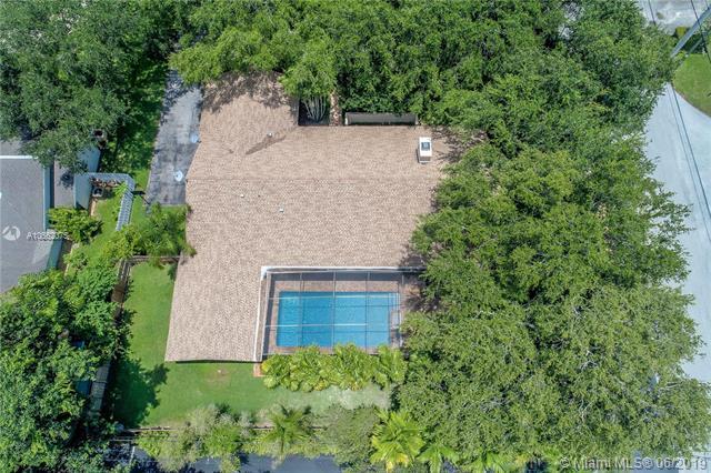 9722 69th Pl - Photo 1
