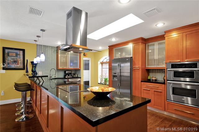 11445 32nd St - Photo 1