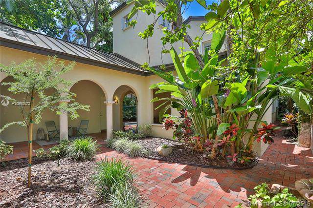 3585 Poinciana Ave - Photo 1