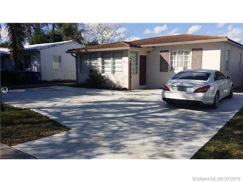 2467 Washington St - Photo 1