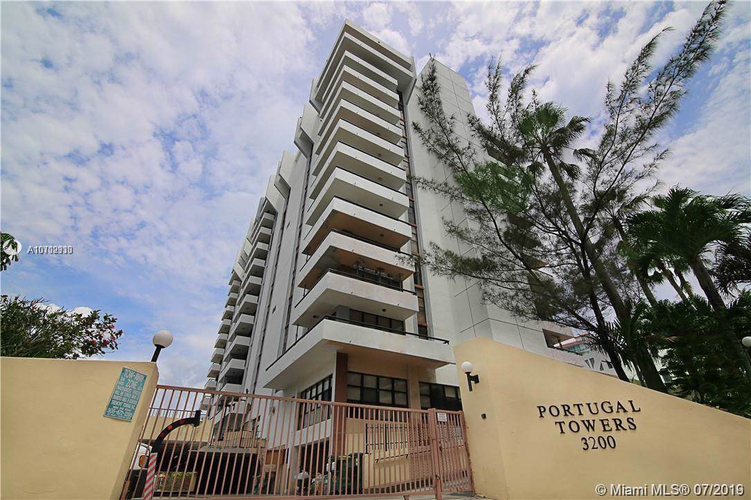 3200 Collins Ave - Photo 1