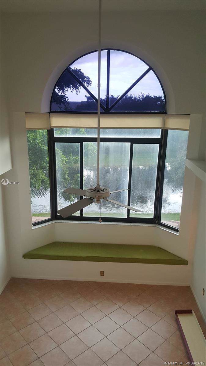 15405 Miami Lakeway N - Photo 1