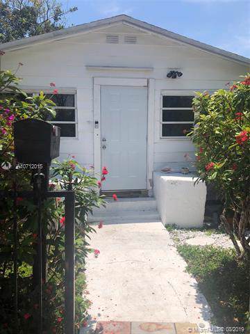 3802 Oak Ave - Photo 1
