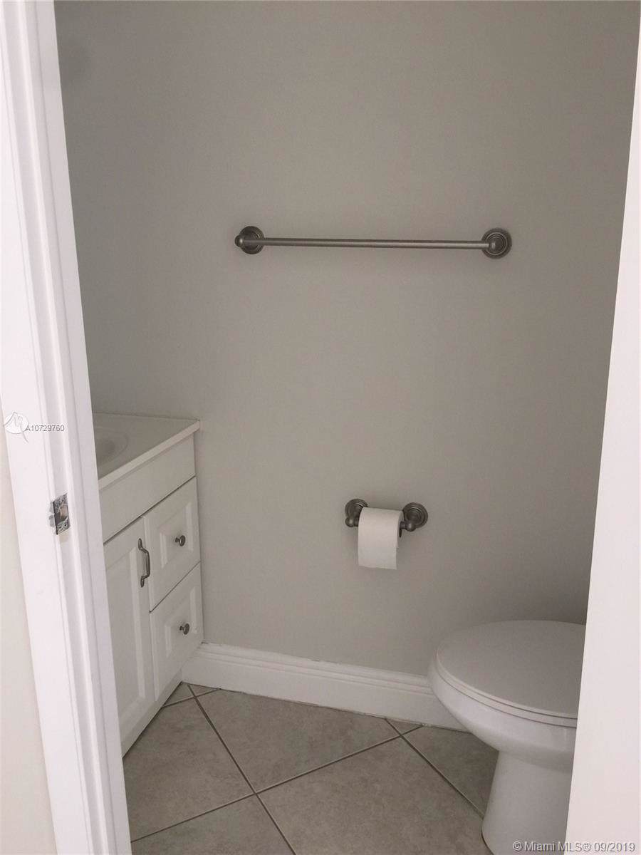 10204 77th Ct - Photo 1