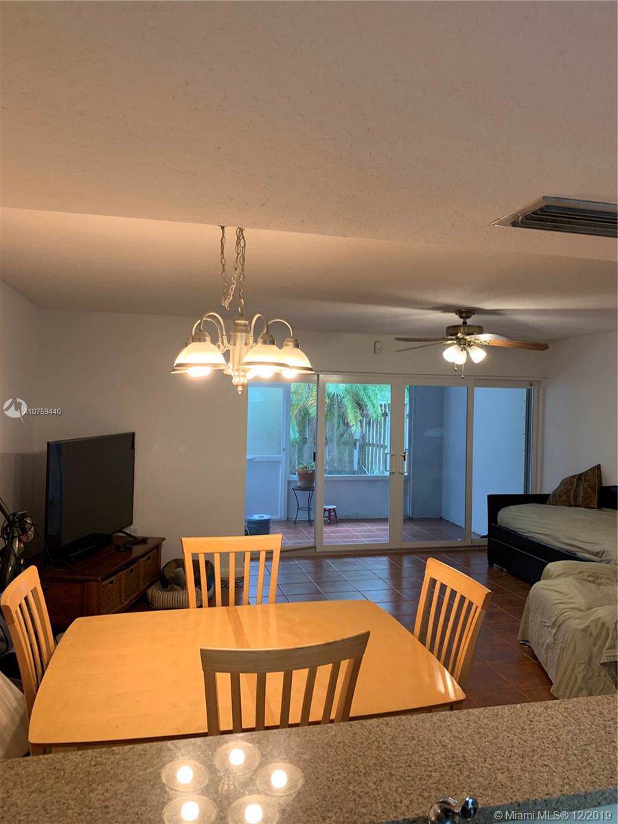 842 Crystal Lake Dr - Photo 1
