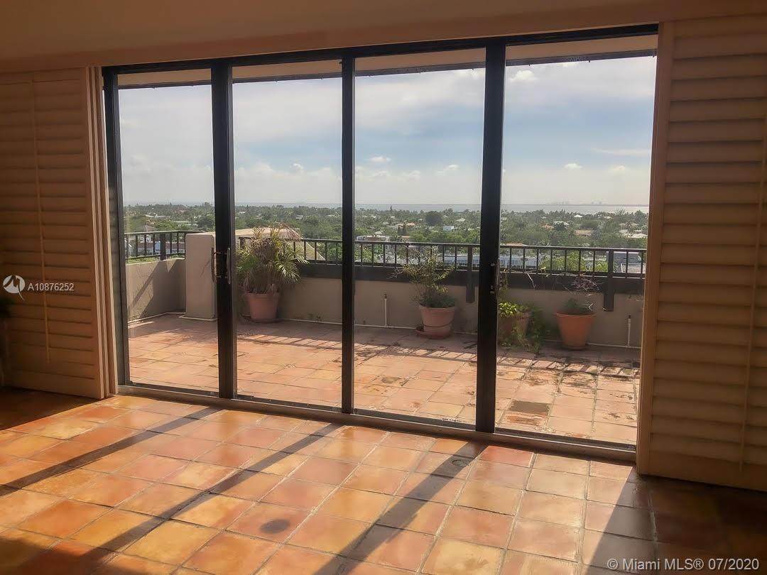 151 Crandon Blvd - Photo 1
