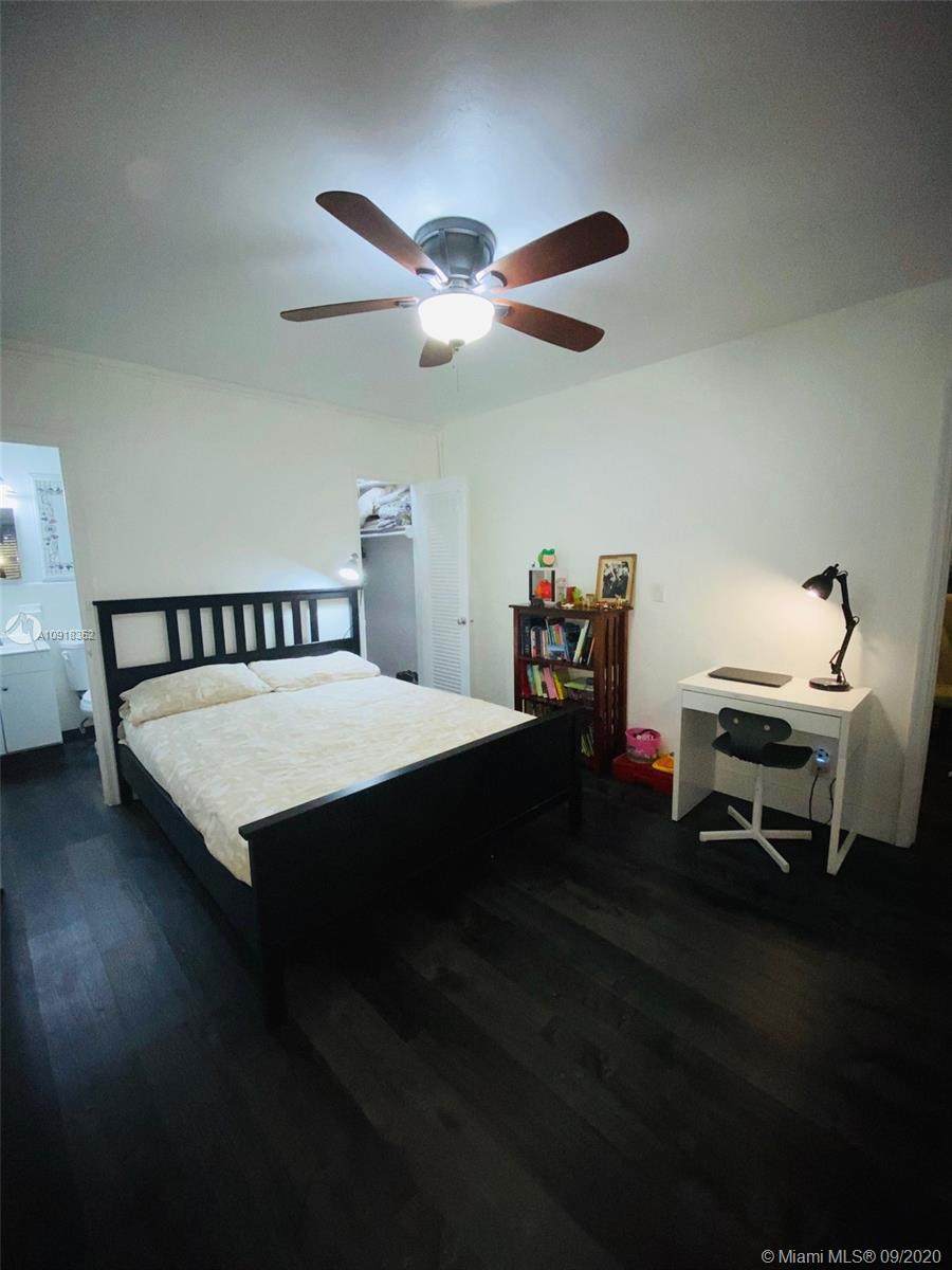 1021 29th St - Photo 1