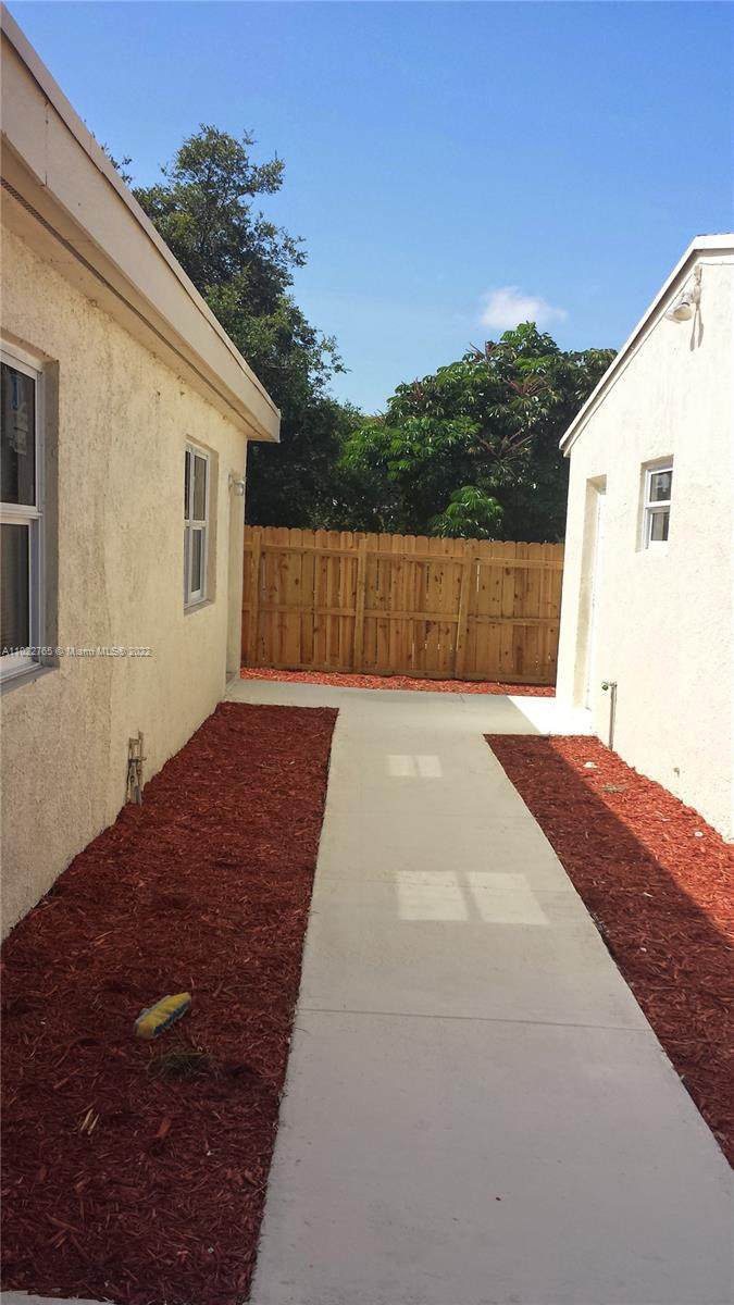 34 6th Ave - Photo 1