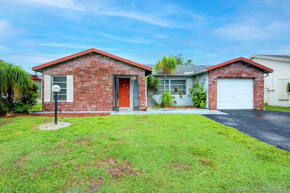 7305 Pine Forest Circle - Photo 1