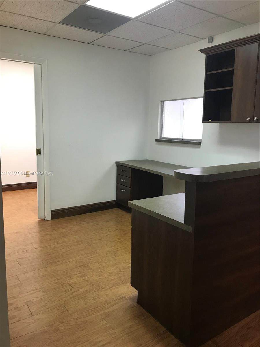 1801 University Dr - Photo 1