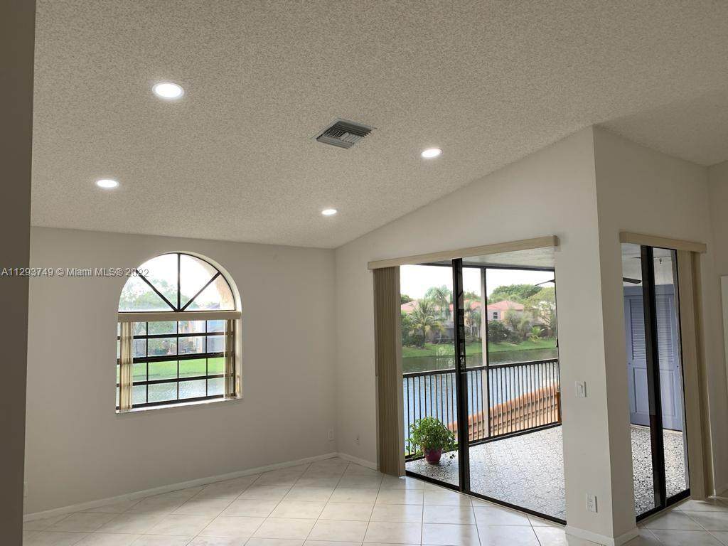 10700 14th St - Photo 1