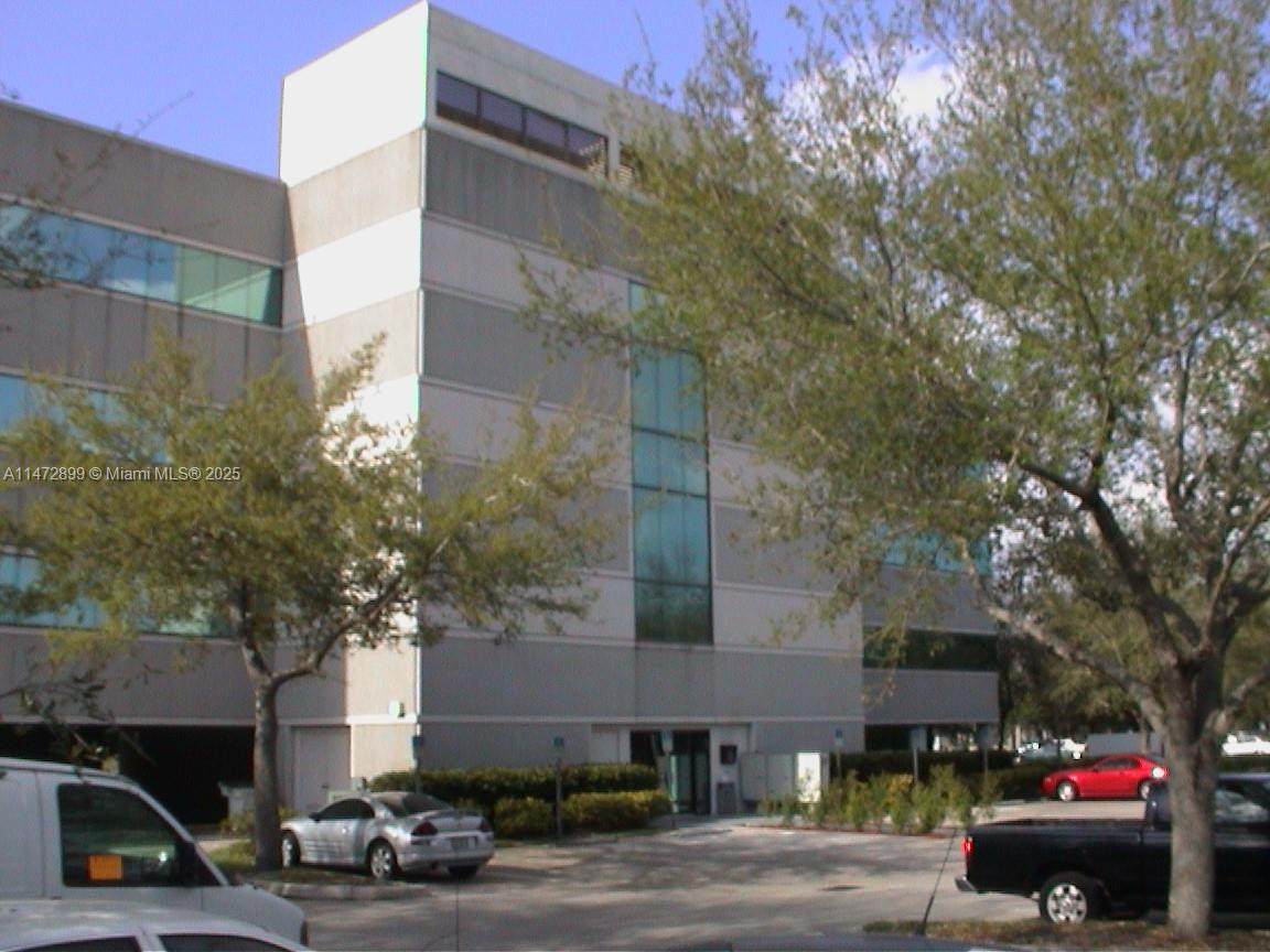 https://bt-photos.global.ssl.fastly.net/miami/orig_boomver_3_A11472899-2.jpg
