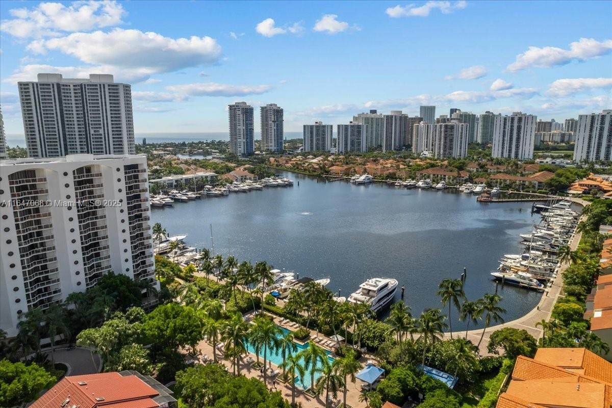 https://bt-photos.global.ssl.fastly.net/miami/orig_boomver_3_A11647068-2.jpg