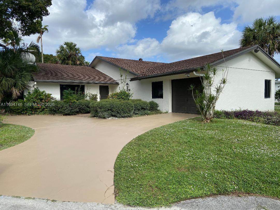 6205 Jacaranda Cir - Photo 1