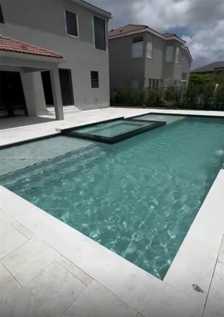 https://bt-photos.global.ssl.fastly.net/miami/orig_boomver_3_A11802073-2.jpg