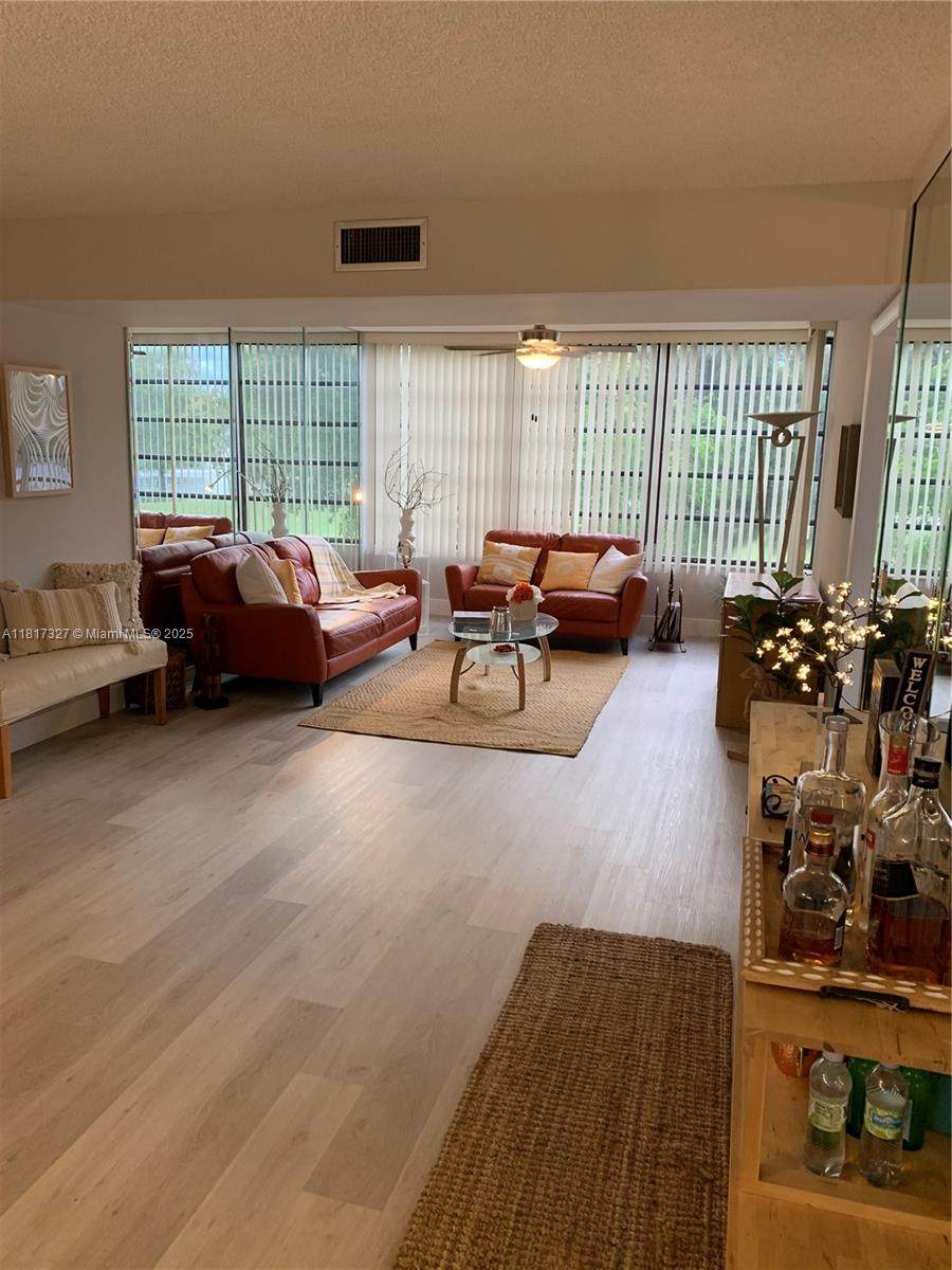1709 Whitehall Dr - Photo 1