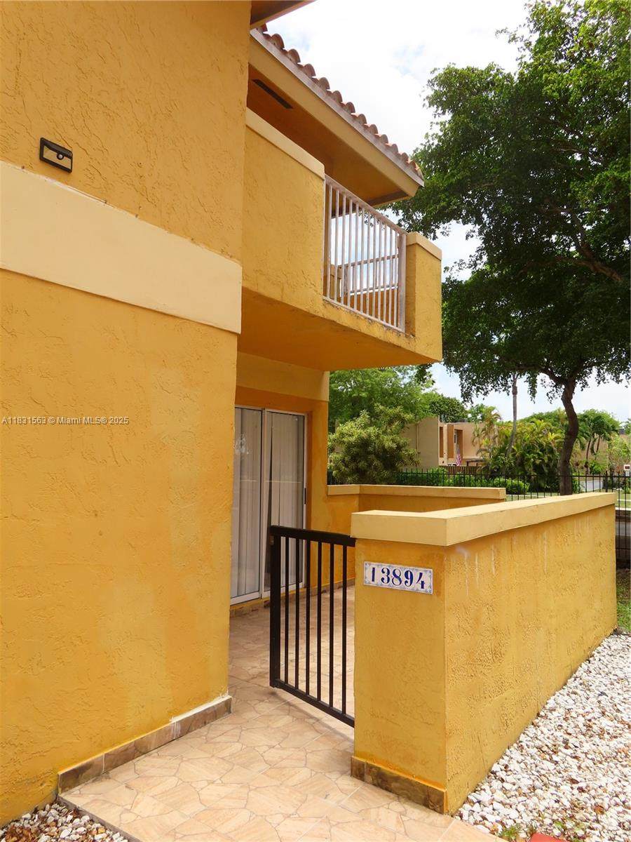 13894 65th Ter - Photo 1