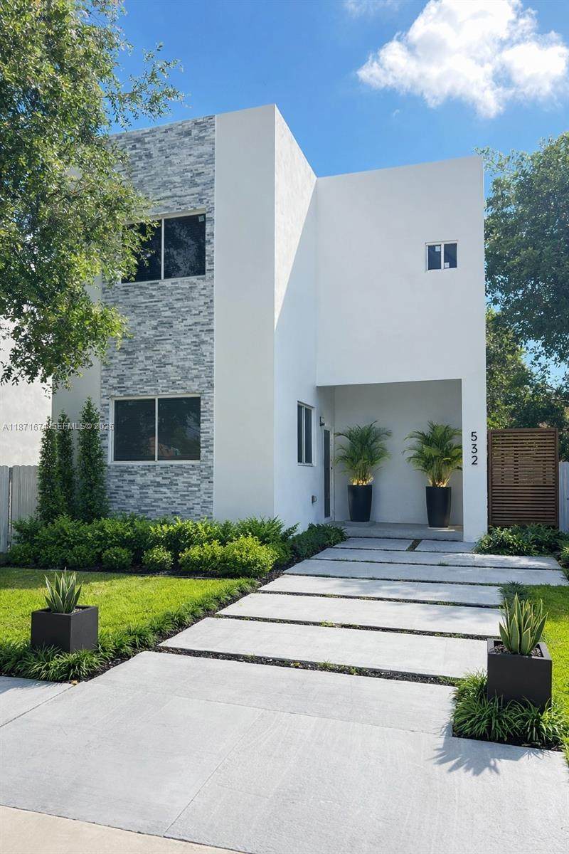 532 17th Ave - Photo 1
