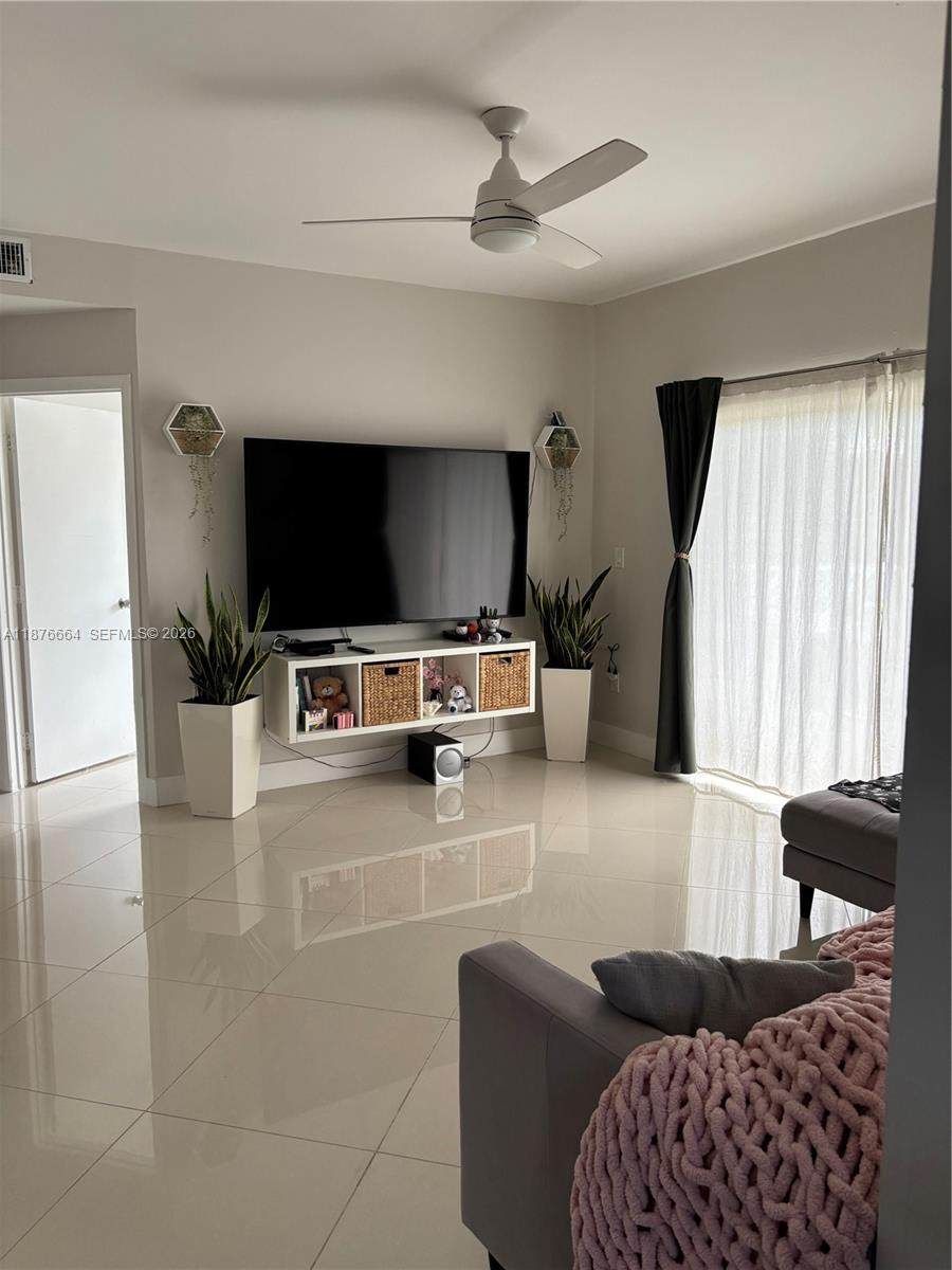 https://bt-photos.global.ssl.fastly.net/miami/orig_boomver_3_A11876664-2.jpg