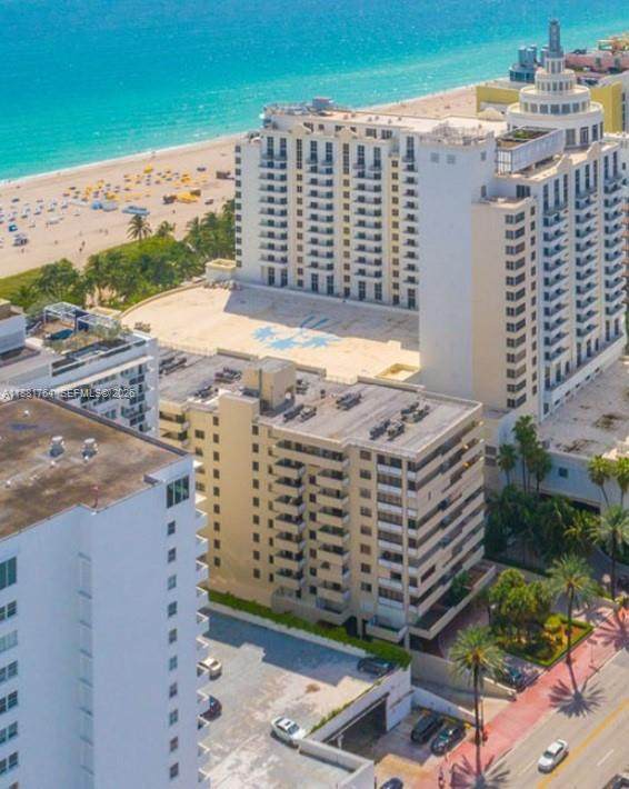 1621 Collins Ave - Photo 1