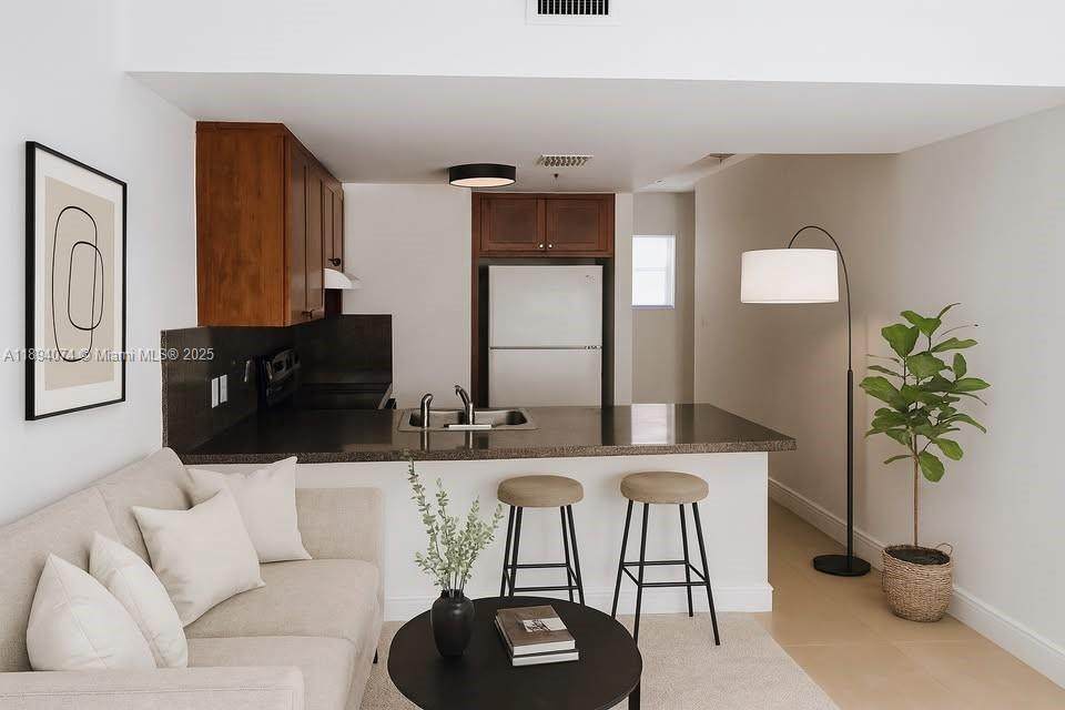 1020 4th St - Photo 1