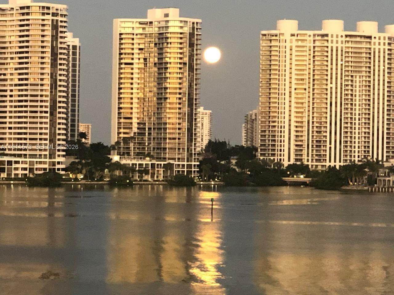 https://bt-photos.global.ssl.fastly.net/miami/orig_boomver_2_A11911573-2.jpg