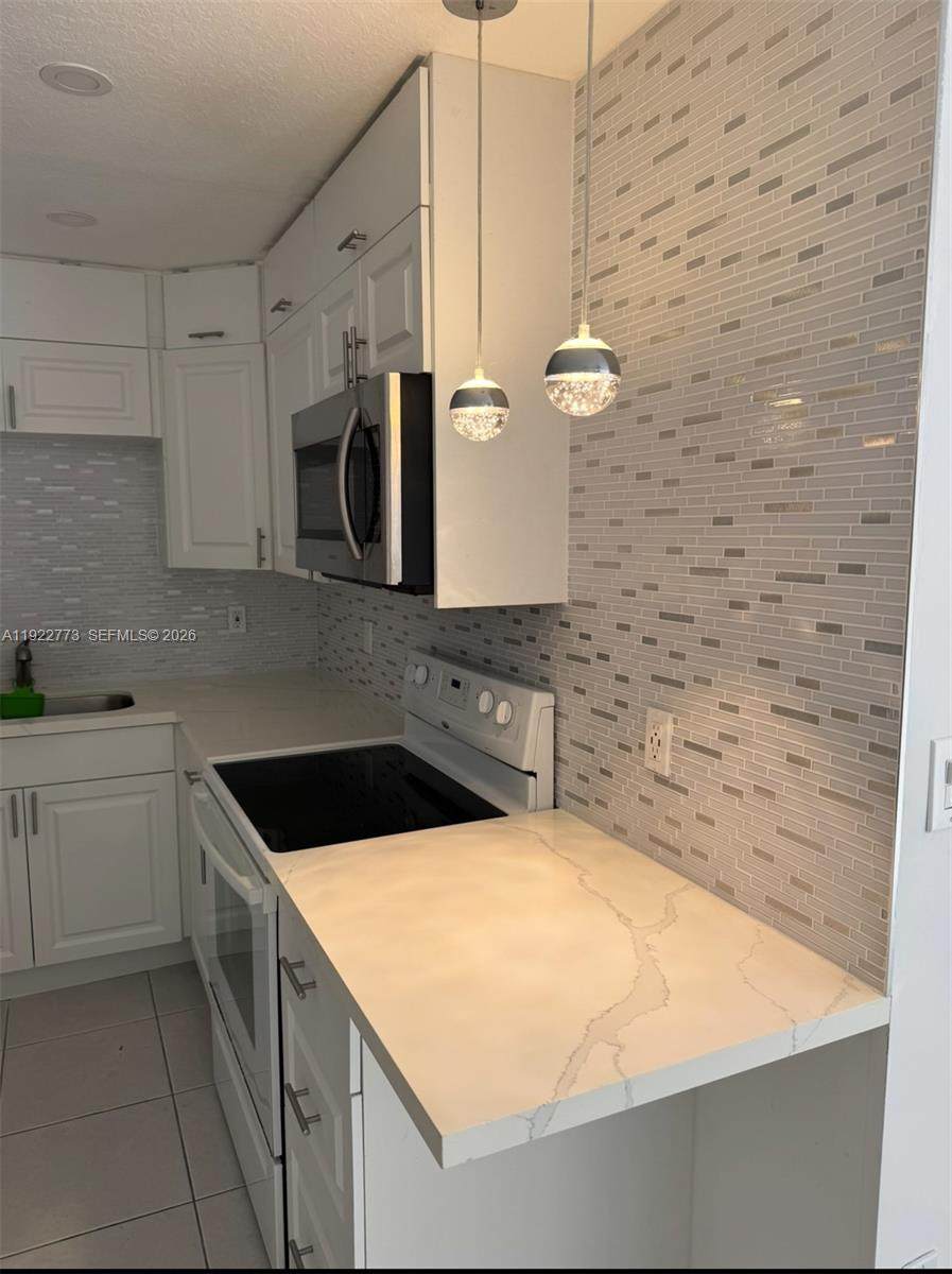 14311 96th St - Photo 1