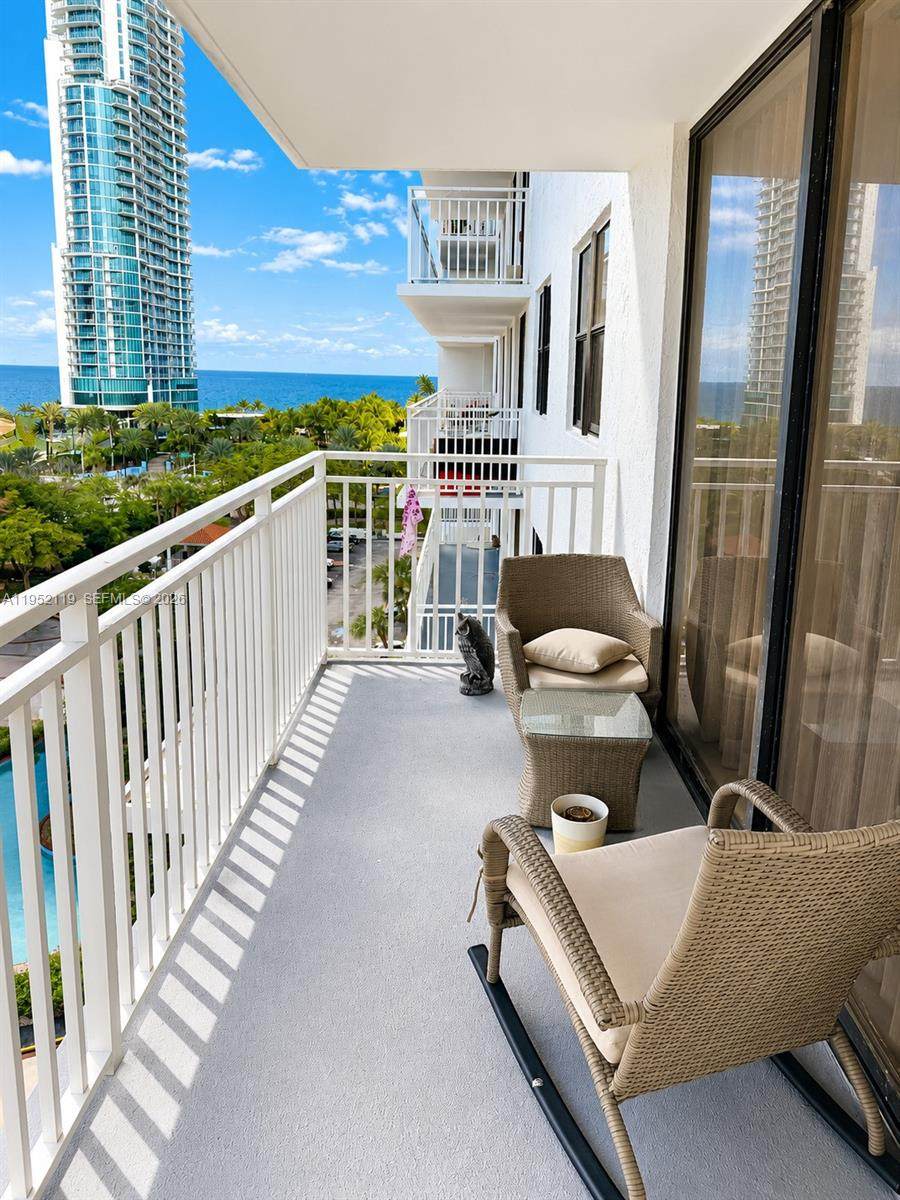 https://bt-photos.global.ssl.fastly.net/miami/orig_boomver_3_A11952119-2.jpg