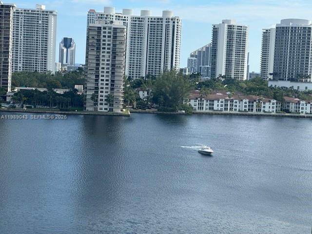 https://bt-photos.global.ssl.fastly.net/miami/1280_boomver_3_A11989043-2.jpg
