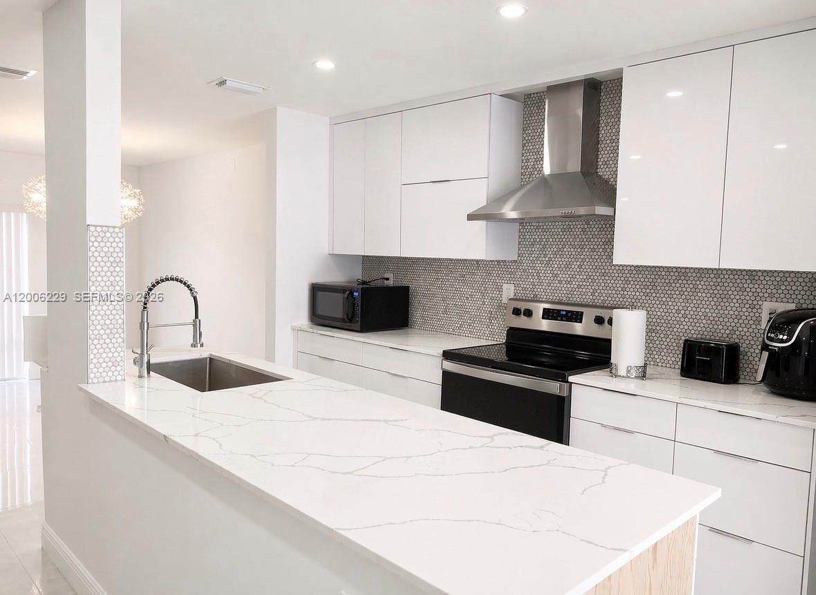 8224 9th Ct - Photo 1
