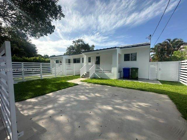 2814 26th St - Photo 1