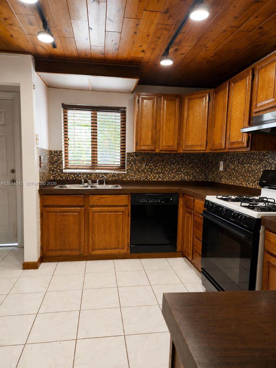 https://bt-photos.global.ssl.fastly.net/miami/1280_boomver_2_A12034043-2.jpg