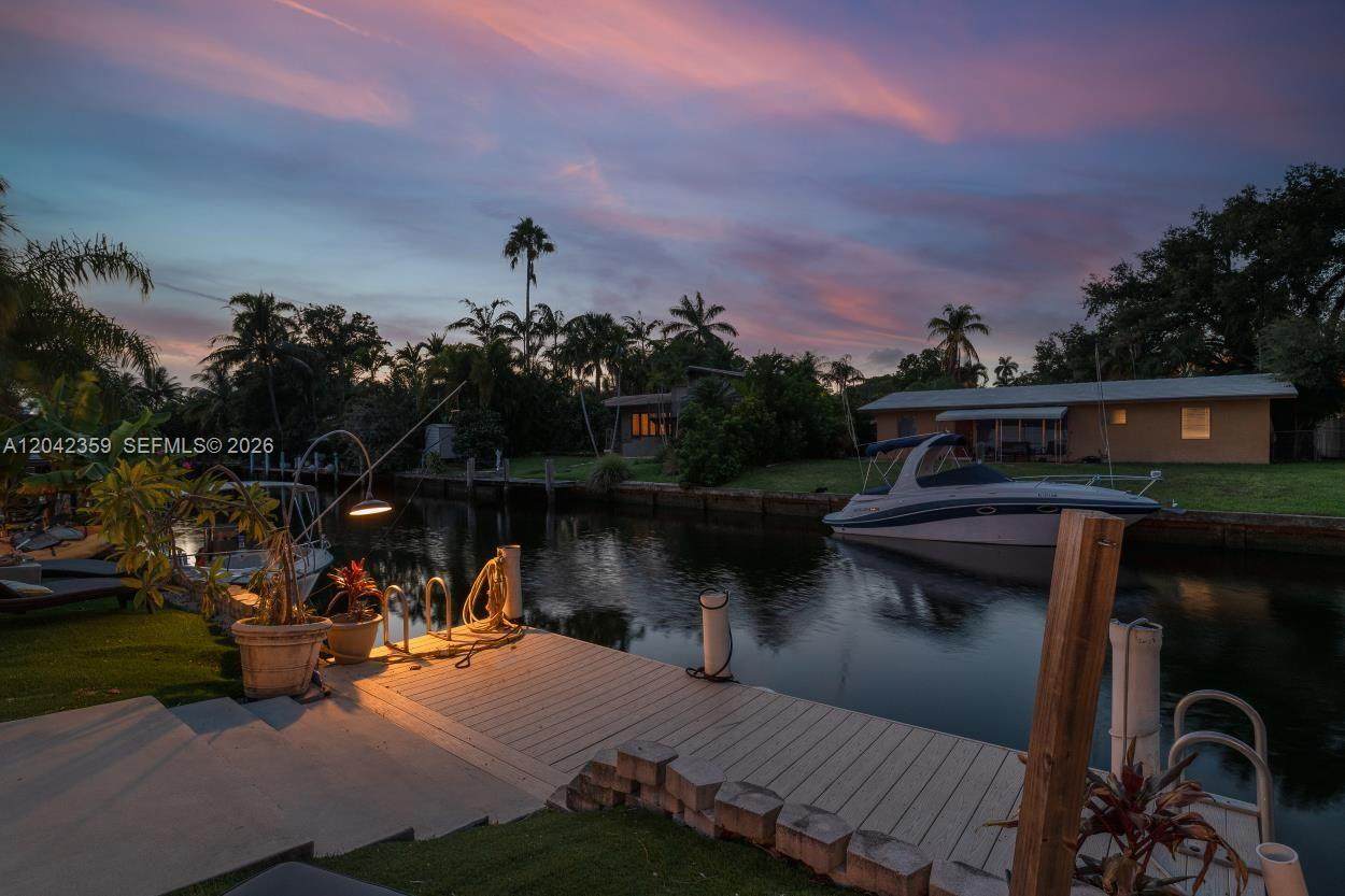 https://bt-photos.global.ssl.fastly.net/miami/orig_boomver_4_A12042359-2.jpg