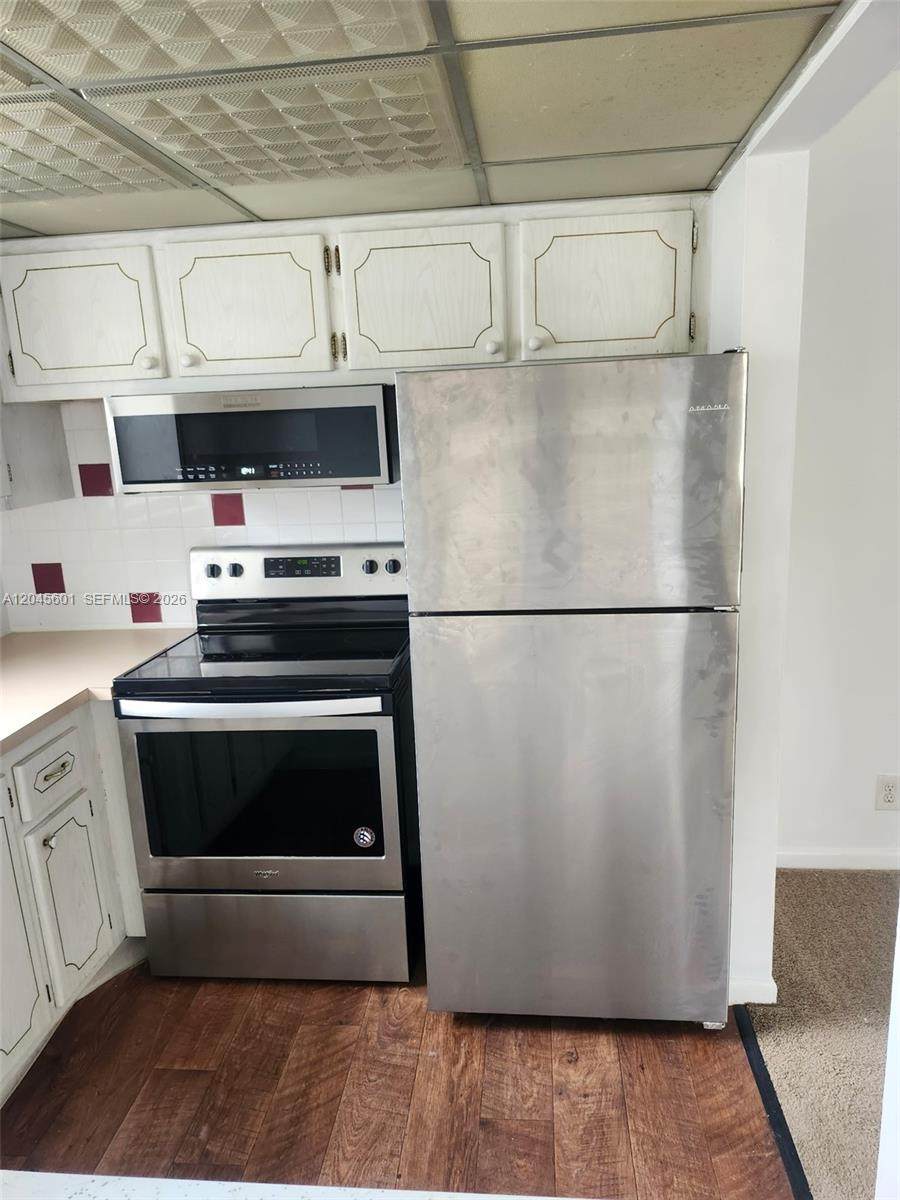 391 Windsor Q - Photo 1