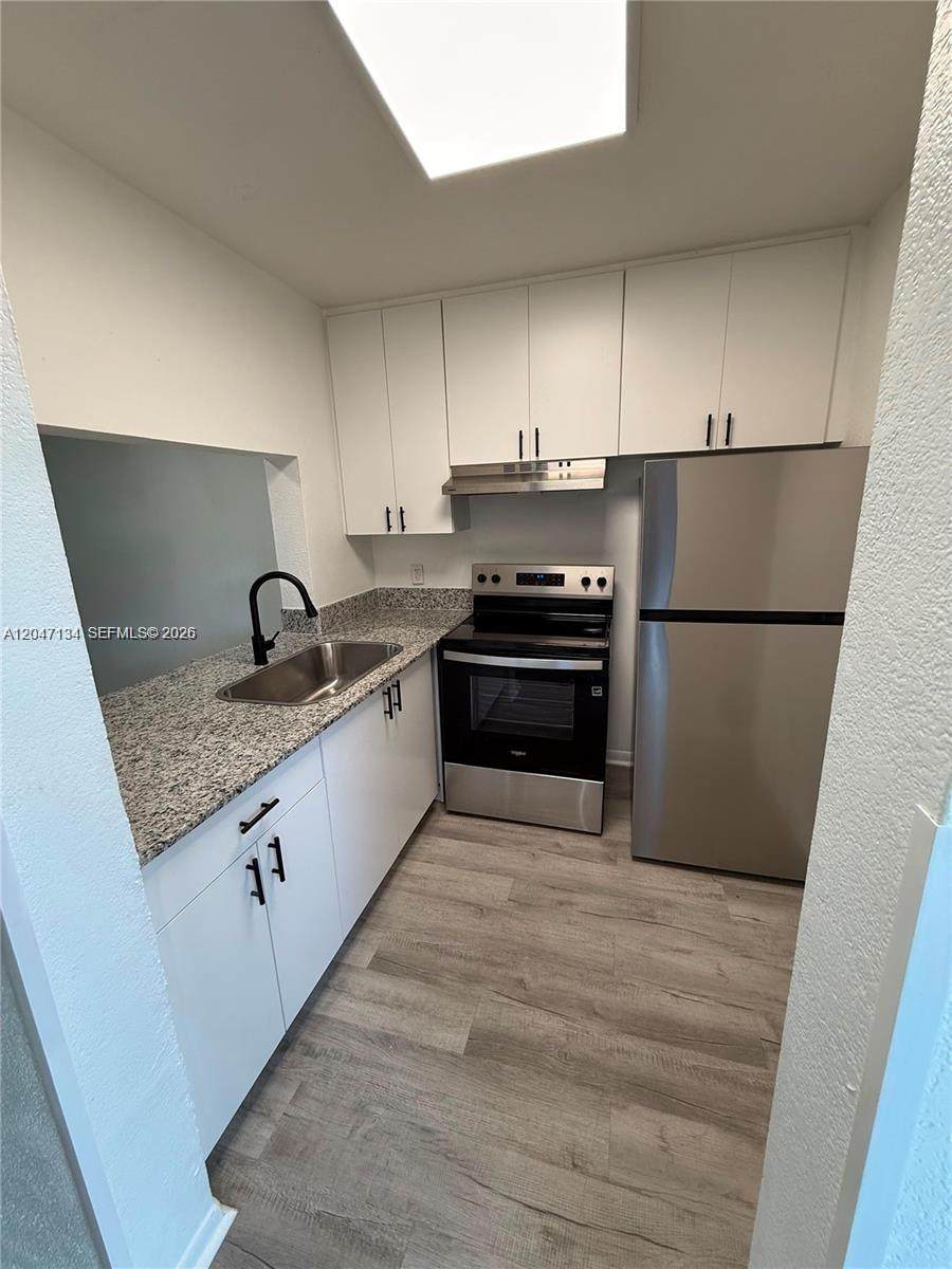 1235 103rd Ln - Photo 1