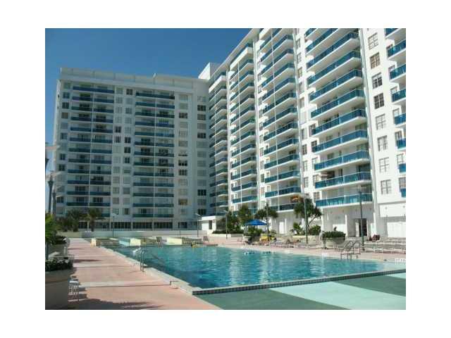 2301 Collins Av - Photo 1
