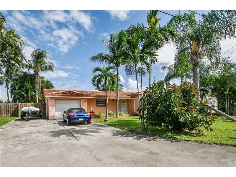 4496 SW 37th Avenue, Fort Lauderdale, FL 33312 (MLS #A10161758) :: United Realty Group