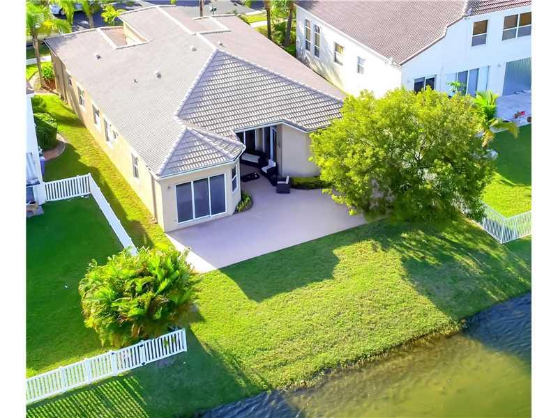 4951 SW 163rd Ave, Miramar, FL 33027 (MLS #A10165970) :: United Realty Group