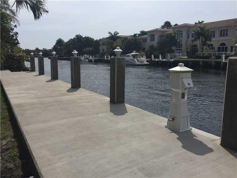 207 Holiday Drive - Photo 1