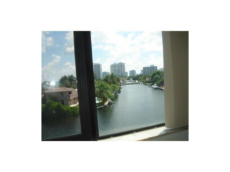 301 Golden Isles Dr #307, Hallandale, FL 33009 (MLS #A10175004) :: United Realty Group