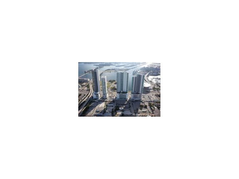 900 Biscayne Blvd - Photo 1