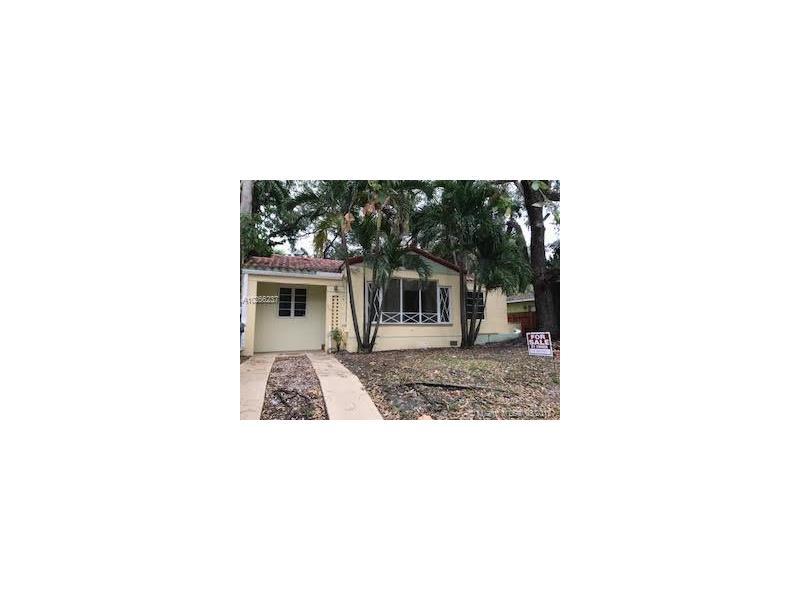 919 10 Ave - Photo 1