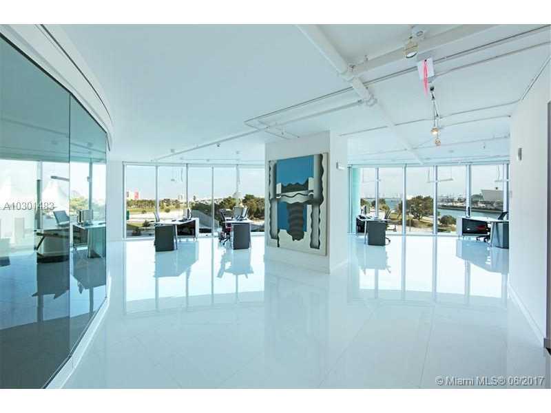 900 Biscayne Blvd - Photo 1