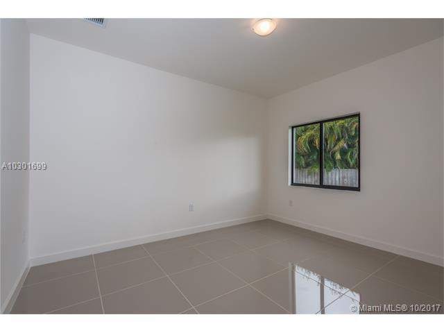 20460 319th St - Photo 1