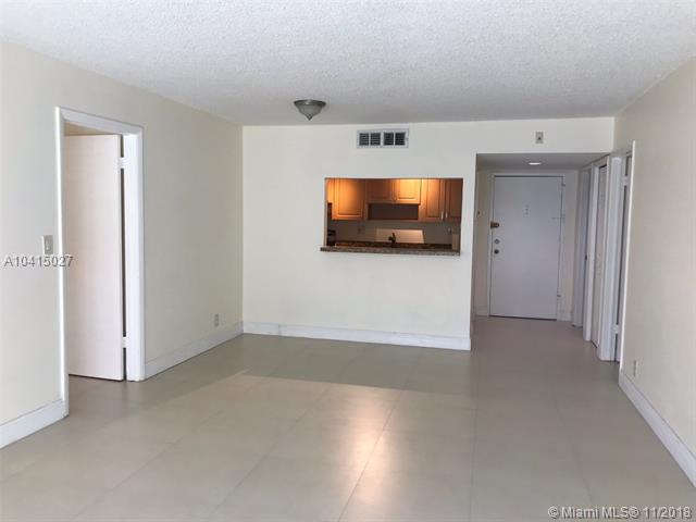 100 Lakeview Dr - Photo 1