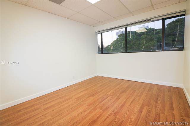 501 Golden Isles Dr - Photo 1