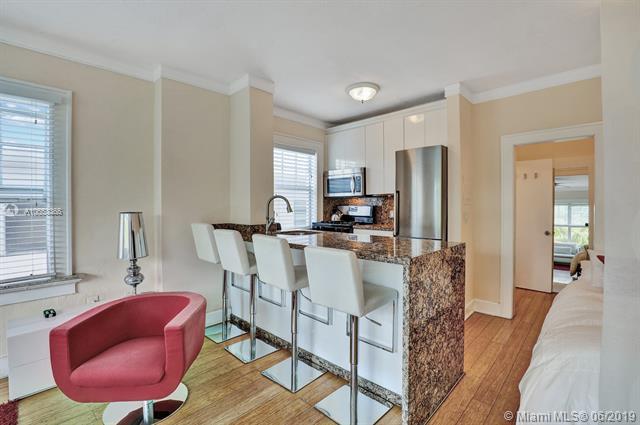 1611 Michigan Ave - Photo 1