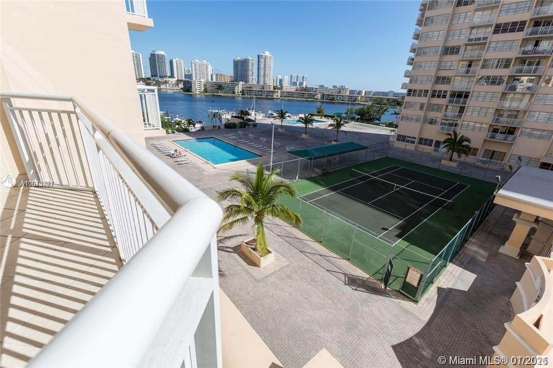 18061 Biscayne Blvd - Photo 1
